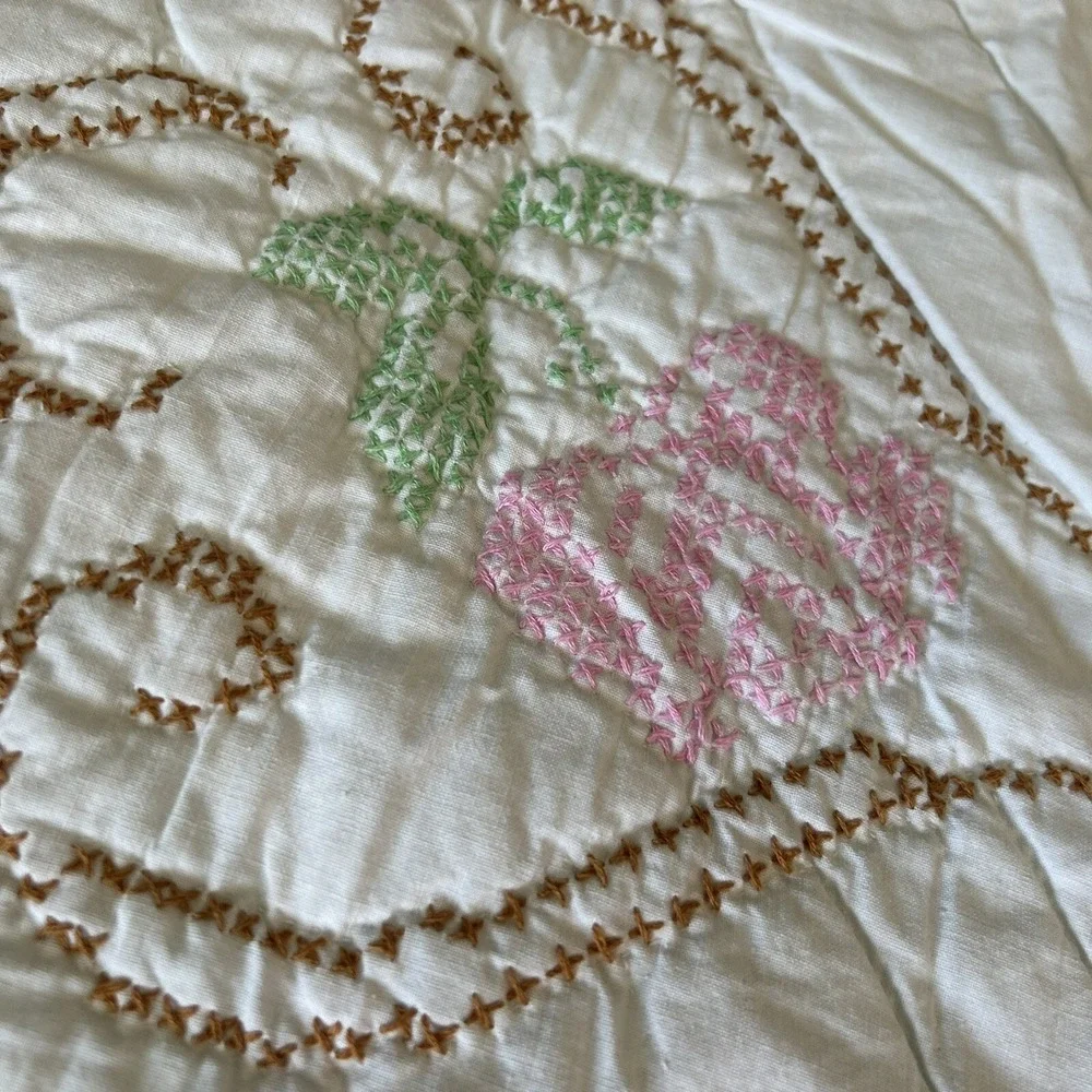 Vintage Quilt Cross Stitch Queen Double Floral Blanket Pink White 86 x 83 Read